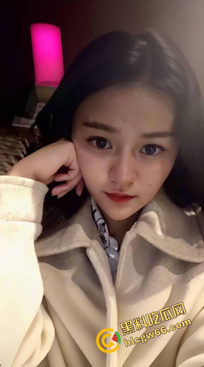 贤妻良母装不住了，翠河县人事科骚货人妻【杜晓媚】出轨同事被老公抓现行，母狗姿势曝光全网！-2