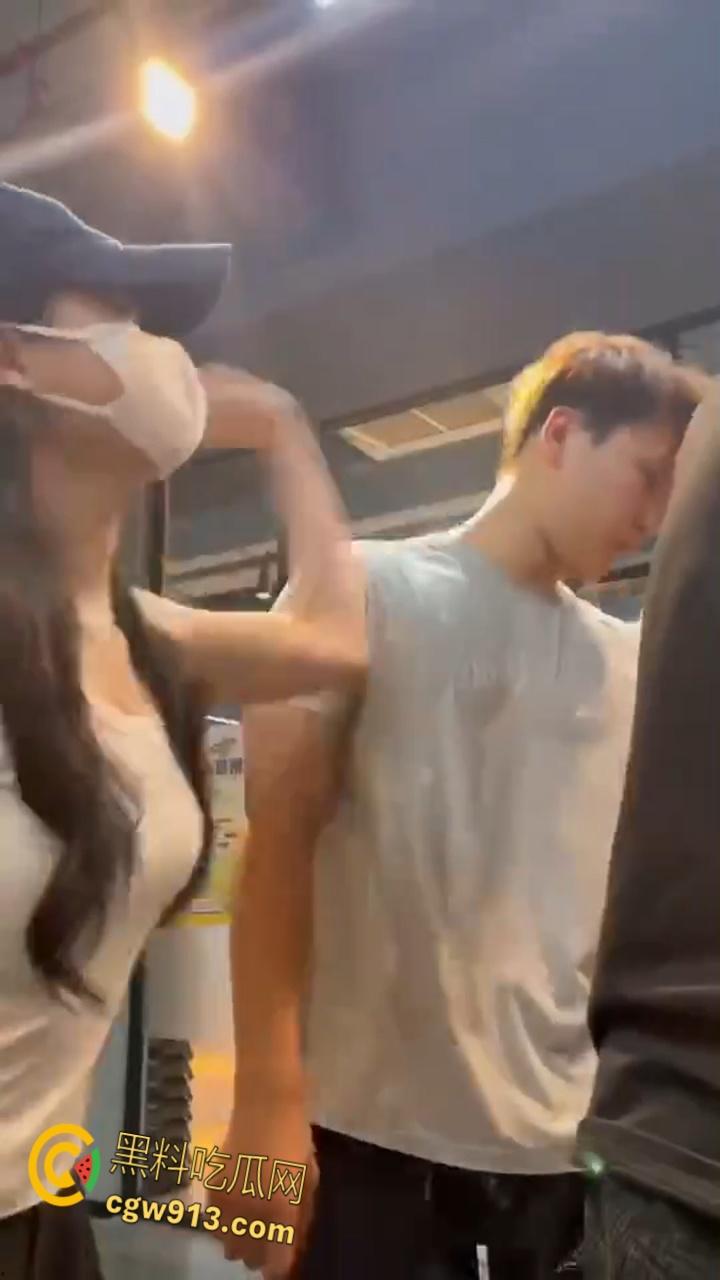 厦门超鹿健身房【郭毅鸿】，同时约了好几个女学员，时间管理大师翻车，被女学员找上门狂扇耳光 ！-3