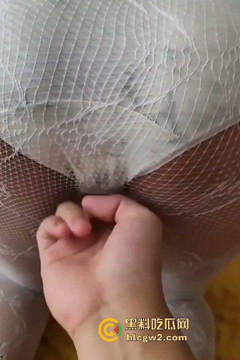 九号电动车年度吃车！抖音【粉色牛牛配我最合适啦】嫩妹变成了别人玩弄的小母狗，直接被操到崩溃！-9