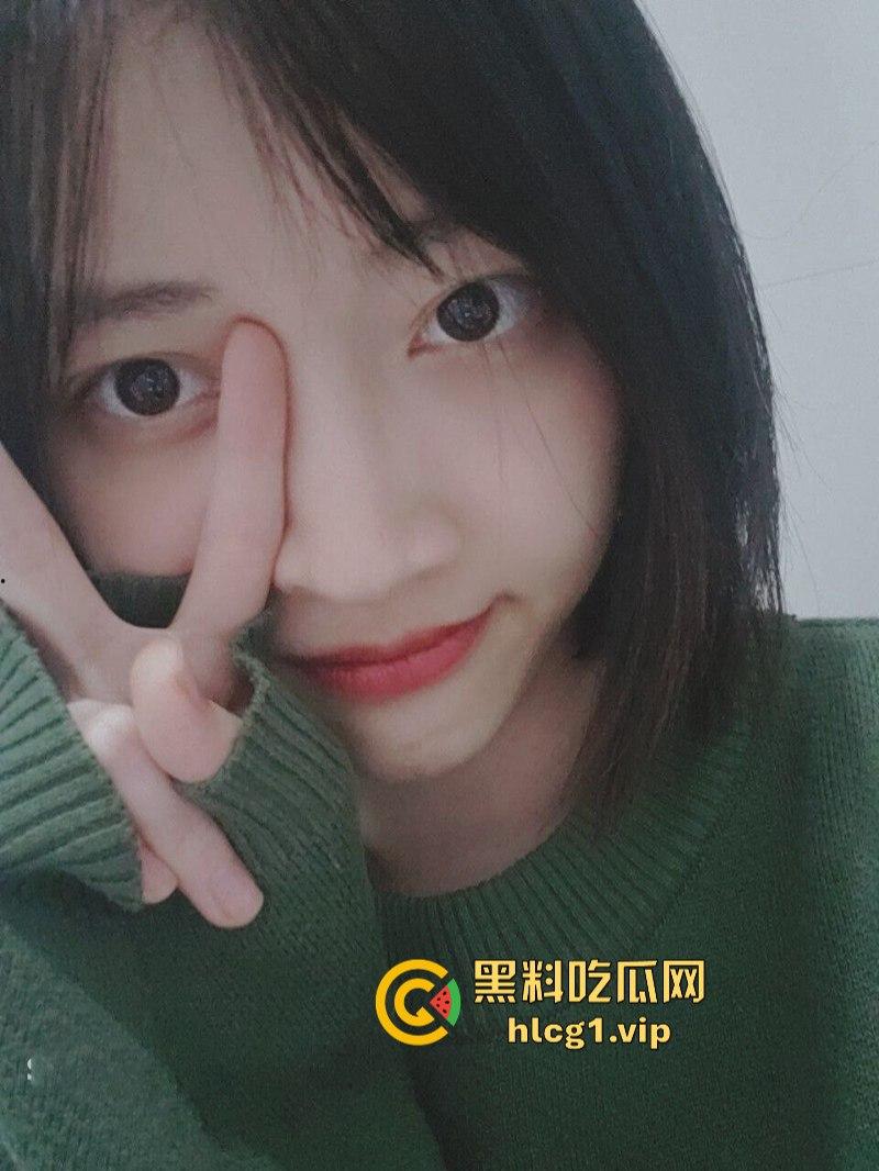 杭州海“龟”【潘玲玲】受眼镜男指导进军直播业 旁边还有打光的-11