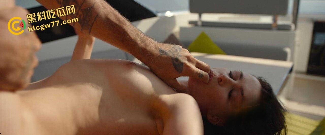 俄罗斯女神【迈克尔·莫罗内】大胆全裸露点床戏，那些为艺术献身的女明星！-8