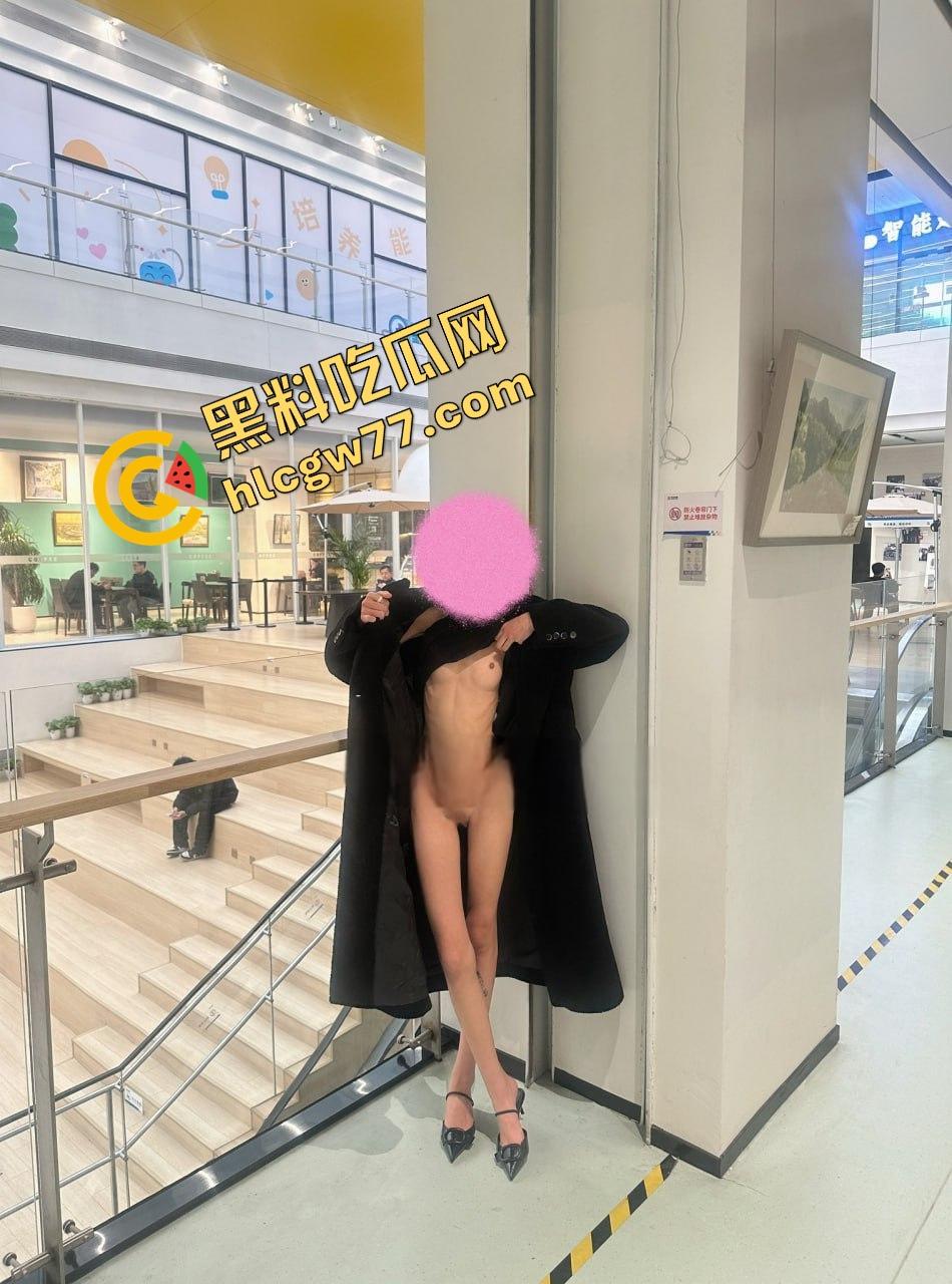 骨感白瘦福利姬【peipei】白丝露批被富哥野外爆肛玩崩，屁眼灌肠双洞开花，叫到胡言乱语！-11