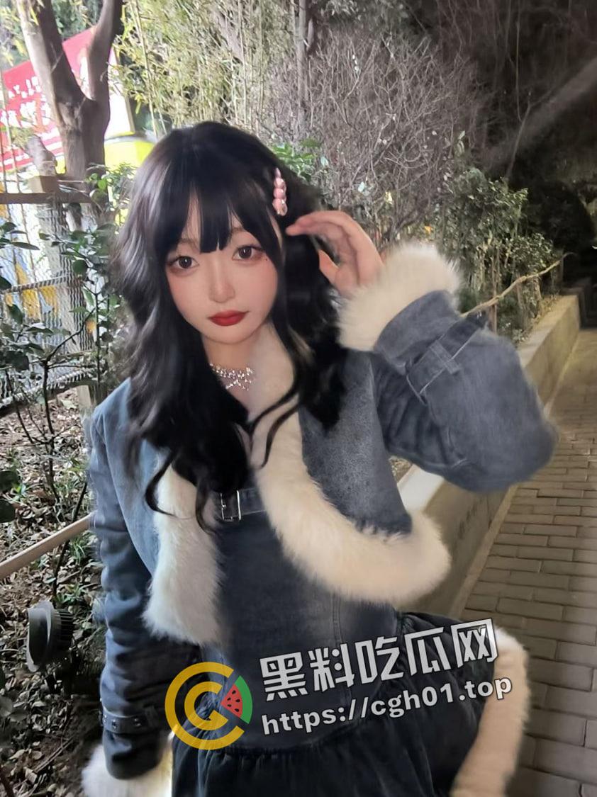 瓜友投稿!扬州职业大学【李茜甜】欲求不满骚母狗求群p 联系方式曝光 她主人就不怕她被玩坏嘛-1