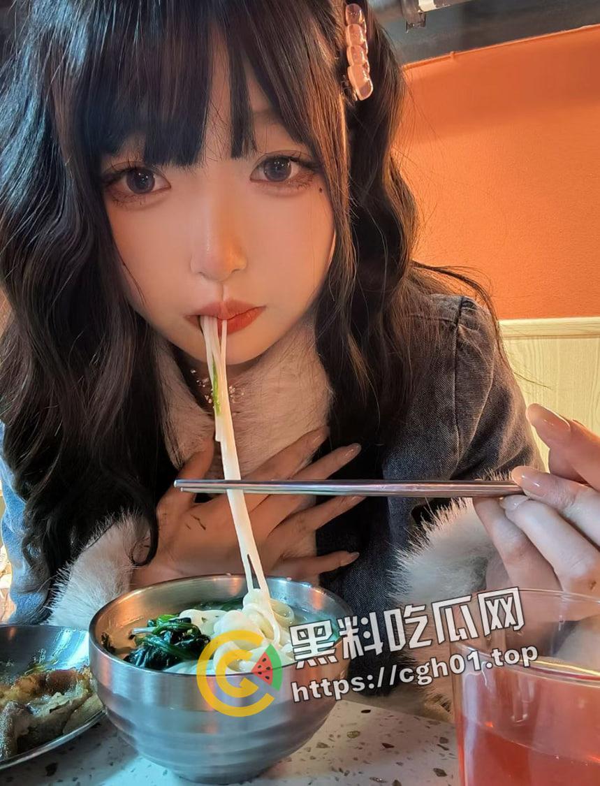 瓜友投稿!扬州职业大学【李茜甜】欲求不满骚母狗求群p 联系方式曝光 她主人就不怕她被玩坏嘛-3