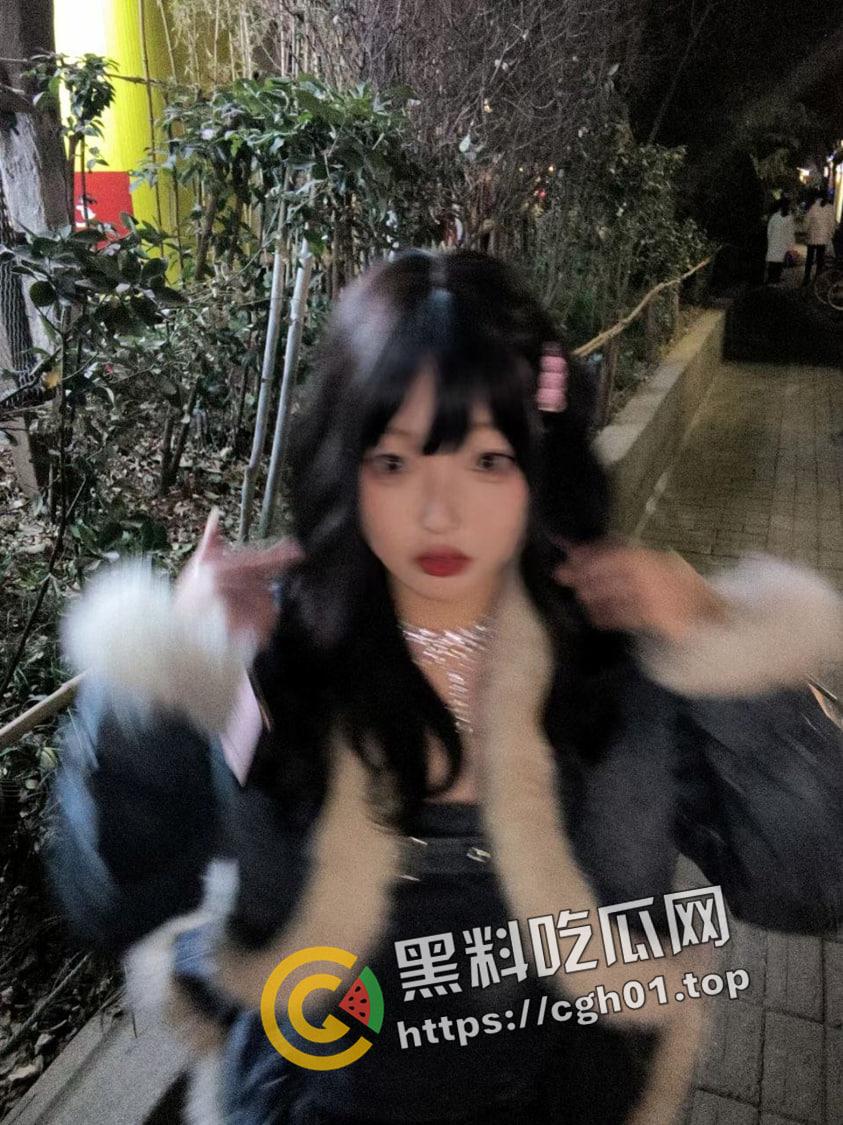 瓜友投稿!扬州职业大学【李茜甜】欲求不满骚母狗求群p 联系方式曝光 她主人就不怕她被玩坏嘛-4