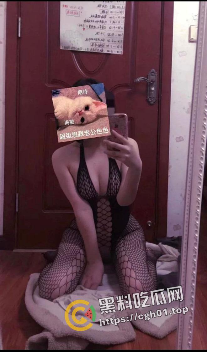 瓜友投稿!扬州职业大学【李茜甜】欲求不满骚母狗求群p 联系方式曝光 她主人就不怕她被玩坏嘛-5