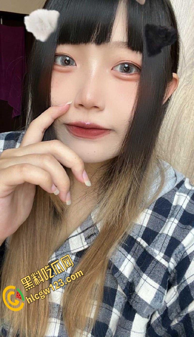 福建厦门少妇被炮友调教视频曝光,舔屌深喉功夫深厚,看人妻如何一步步的沦为性奴 !-2