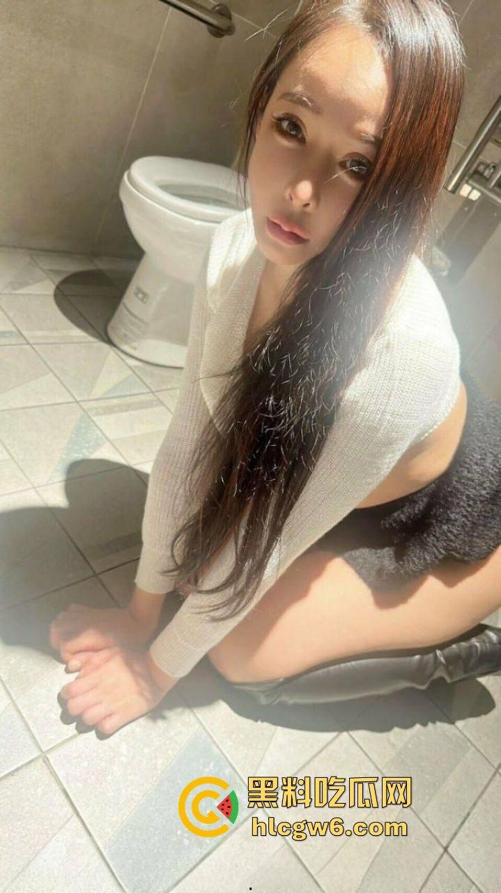 武汉巨乳尤物『 翁澄欣 』,穿露奶情趣内衣跪舔大鸡巴,巨乳晃出天花板 水多得一批 操到拔不出来都还想要!-3