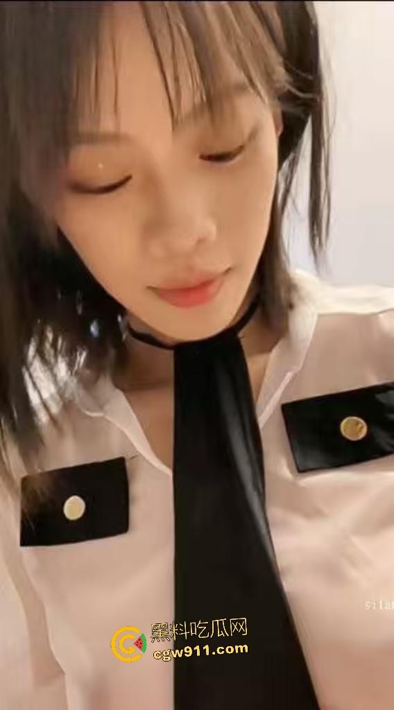 广东职院露脸美女【刘林海】,私下约金主调教,金主栓狗链玩弄嫩穴,直叹“操过最浪的婊子”!-2