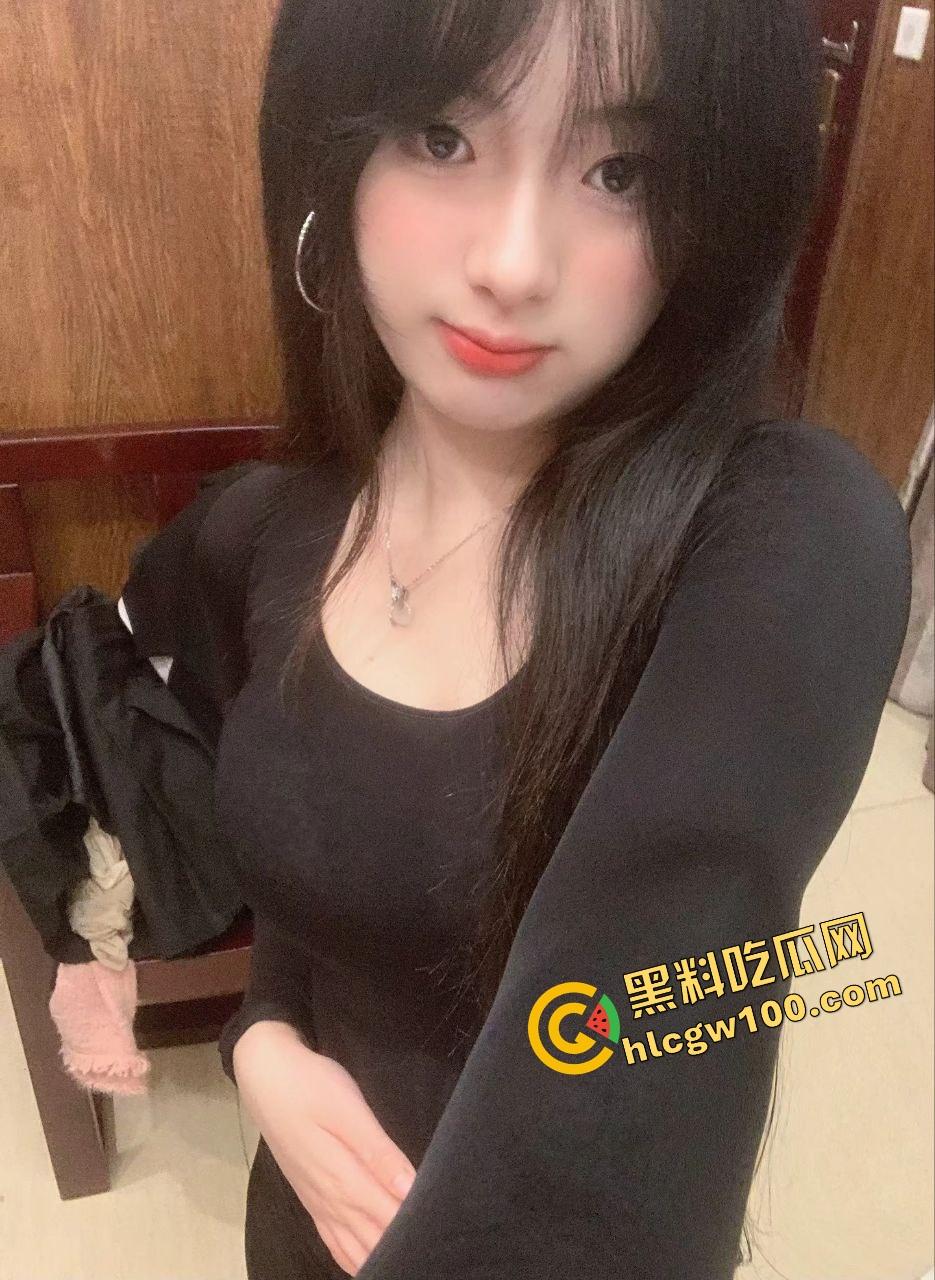 广东湛江反差人妻骚母狗【田芊羽】肉便器深喉吸鸡，大白臀全自动榨精后入！独家曝光流出！-1