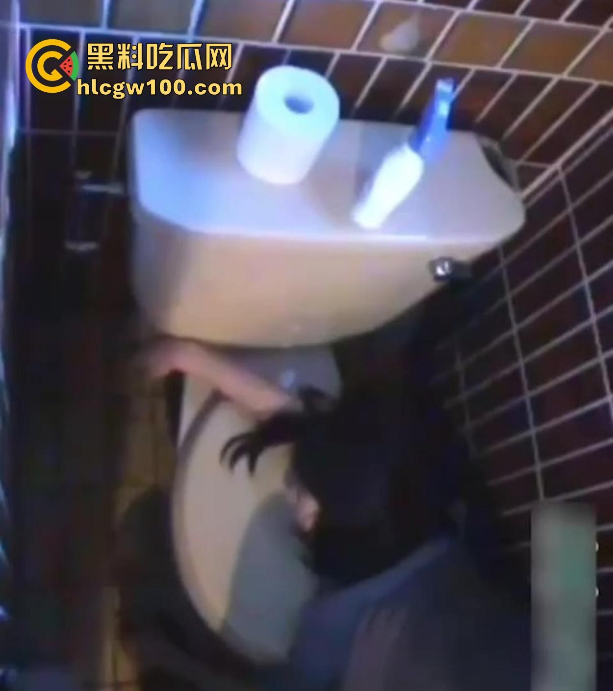 喝酒喝到脑袋开花，夜场女孩一杯酒换来一群狼，醉到瘫软被带回家迷奸使劲蹬，这晚她从人变成了公共物品！-2