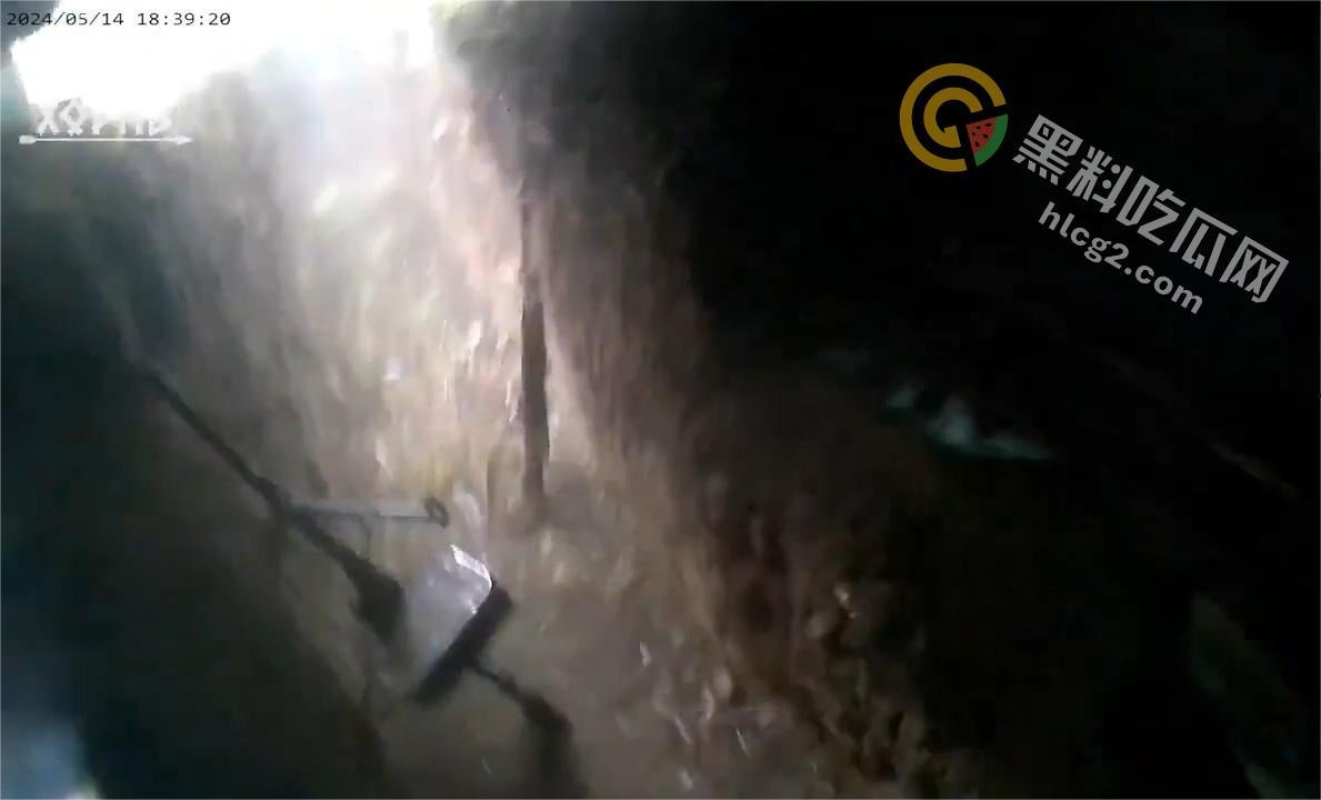 战壕中的生死较量:乌克兰士兵击杀两名俄罗斯士兵的震撼视频流出-3