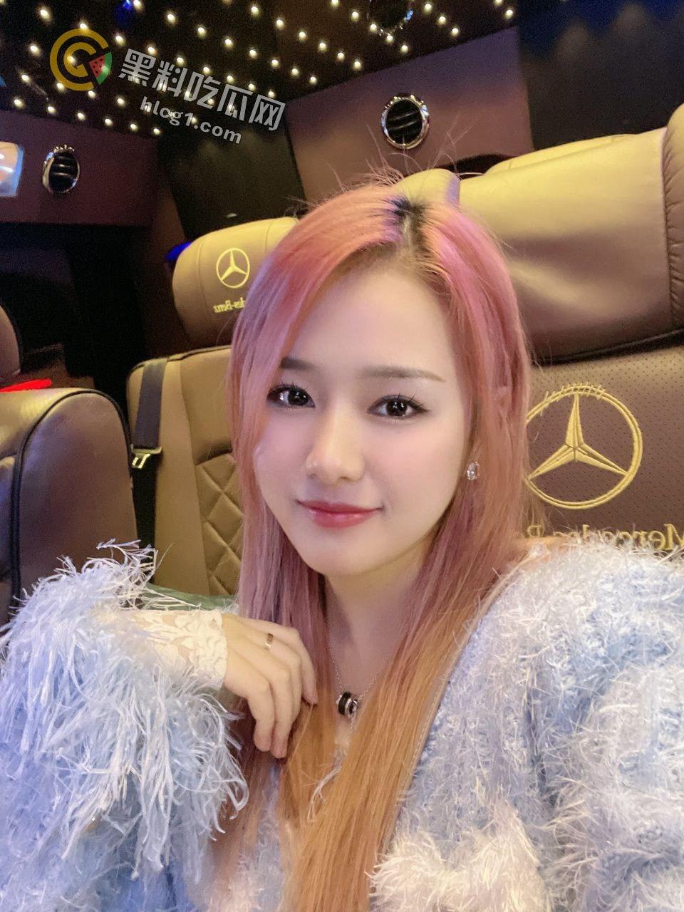 高颜值反差婊yuyu新作曝光！黑丝女仆双飞现场视频引发全网狂欢！-18