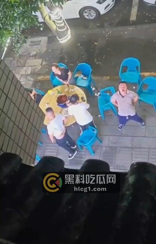 阆中市惊爆深夜闹剧！女子因噪音开窗沟通，遭就餐男不雅挑衅，警方果断出手！-5