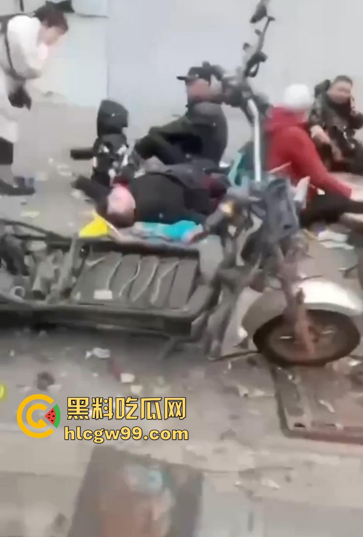 沈阳大东副食商场爆炸 这威力堪比现场开年大炮 惊动半个城的声音这是年货自爆还是开门红太猛?-5