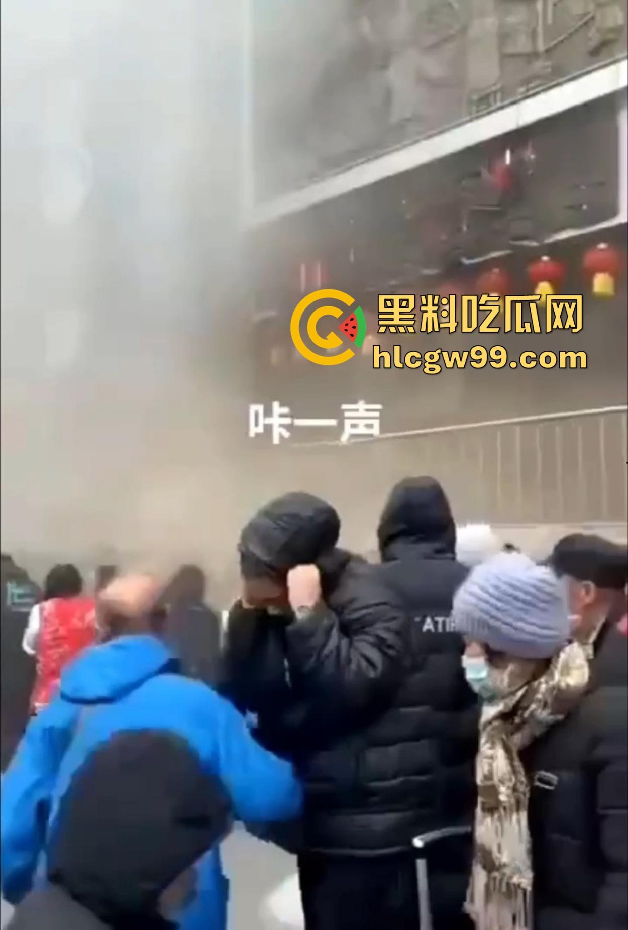 沈阳大东副食商场爆炸 这威力堪比现场开年大炮 惊动半个城的声音这是年货自爆还是开门红太猛?-6