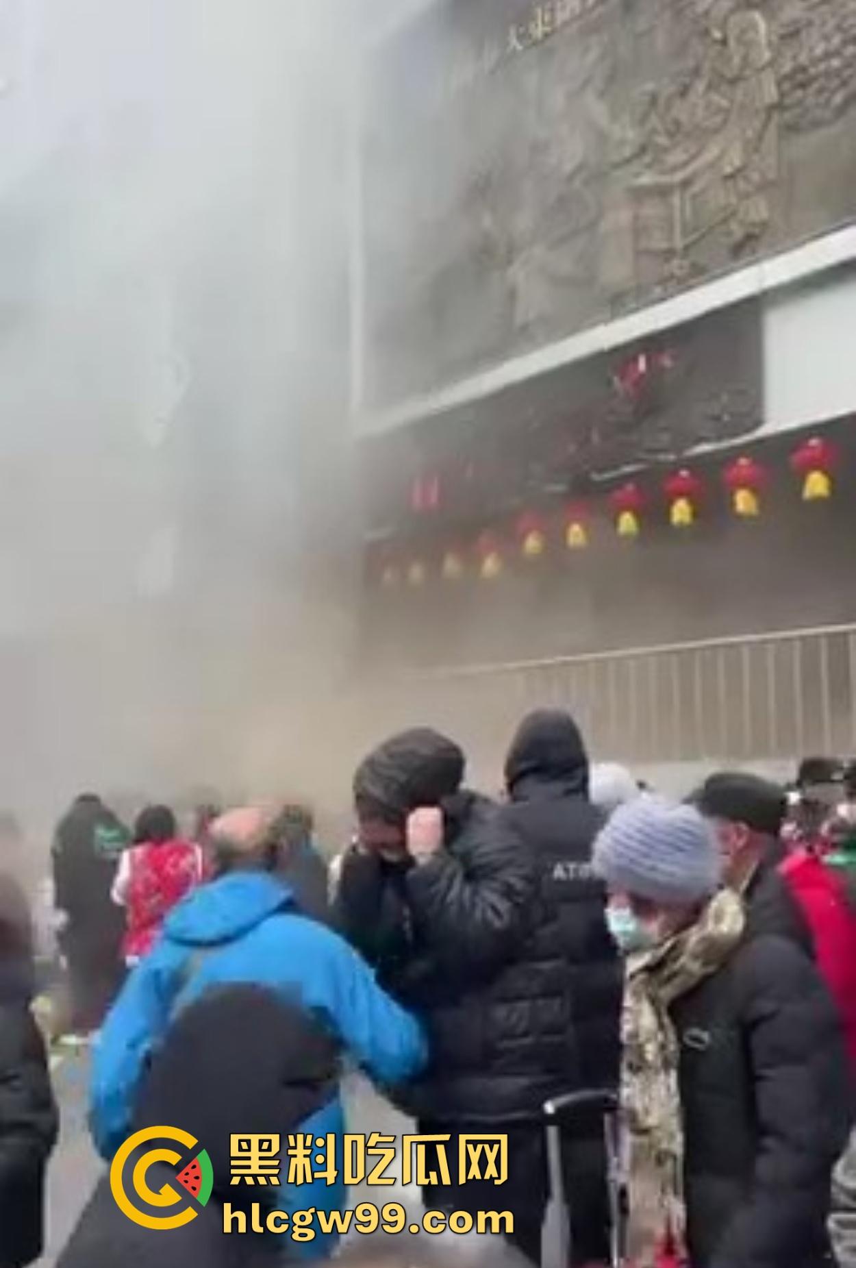 沈阳大东副食商场爆炸 这威力堪比现场开年大炮 惊动半个城的声音这是年货自爆还是开门红太猛?-10