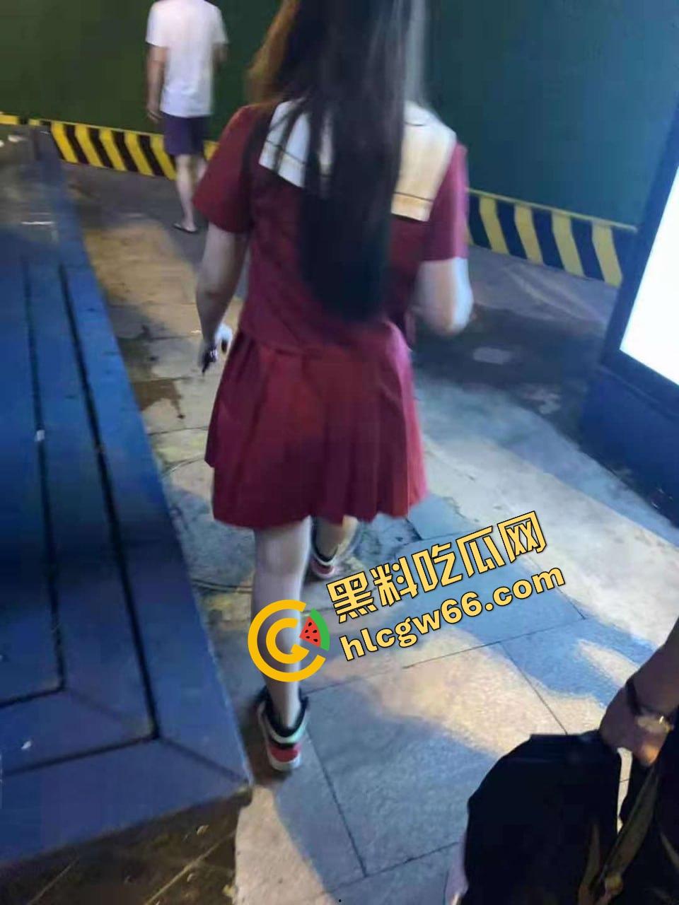 百度云盘泄密,青岛约炮大神萝莉学生妹模特女神全被爆操,一碗麻辣烫就能骗上床,骚得简直离谱!-5