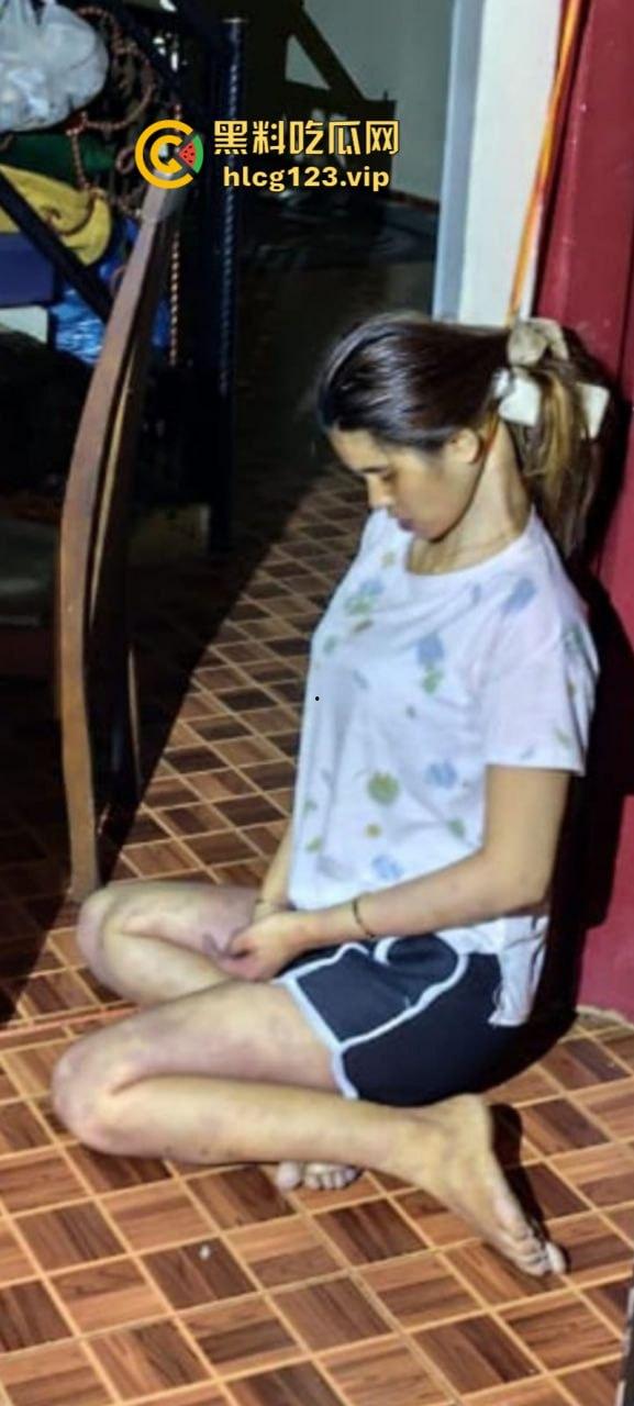 胆小慎入 印尼女子家中上吊自杀 被发现时人都硬了 视频曝光自杀细节-5