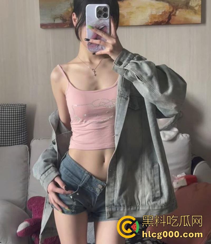 抖音清纯网红【婷婷有点凶】大尺度私拍曝光，表面甜美无害，私下却是个淫荡小母狗！让金主爸爸欲罢不能！-2