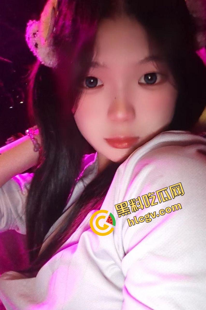 江西艺术职业学院小骚货【林舟漪】大一就在酒吧乱混 和混混开房做爱!独家曝光流出!-3