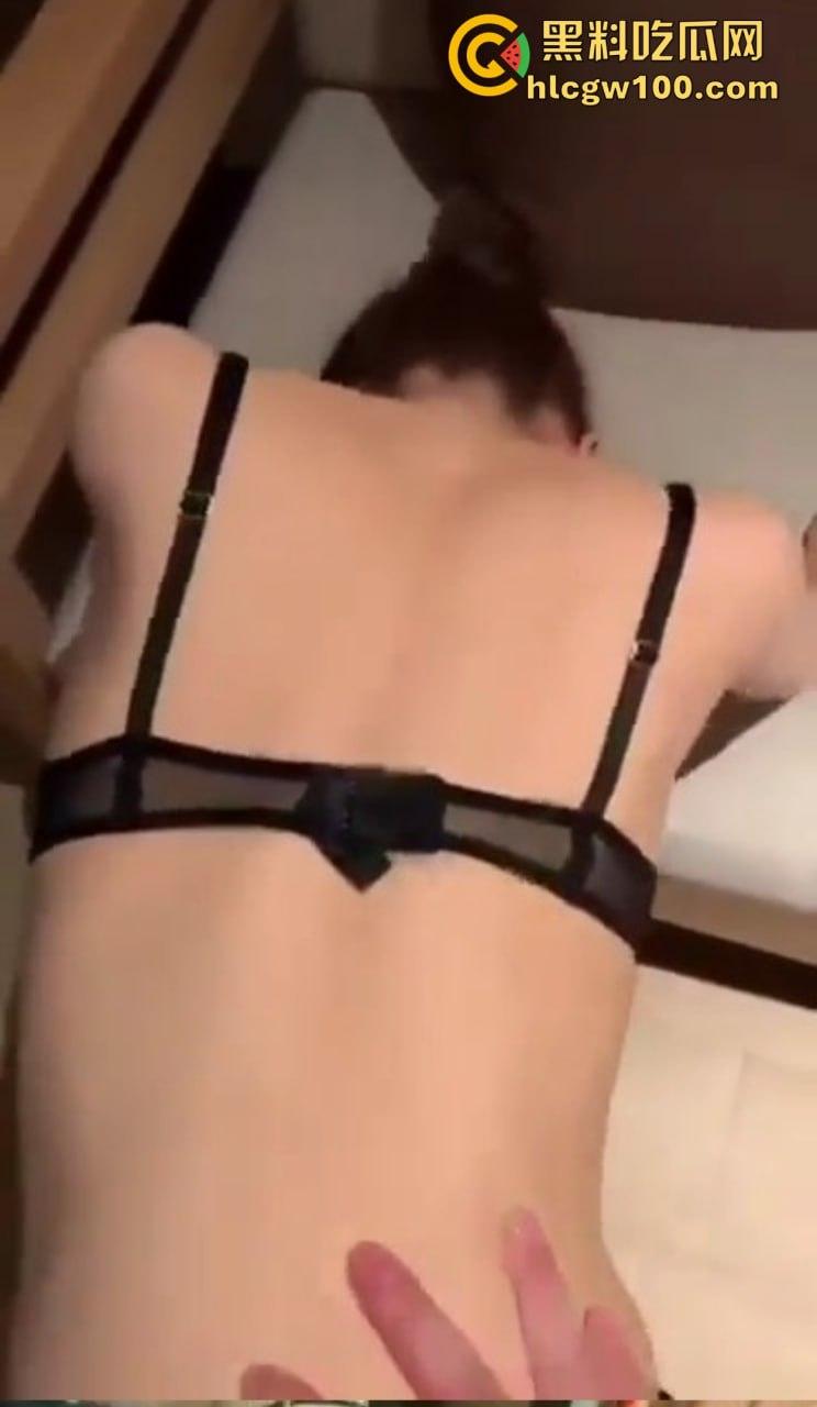 郑州大哥高能反杀杭州拜金女『陈婉』 假扮有钱人花小钱装大款 爆操内射完立马玩人间蒸发 谁才是真猎人?-5