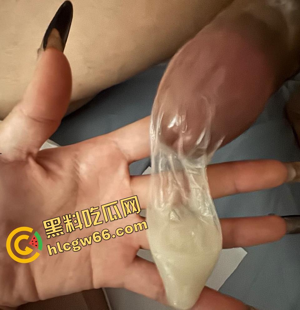 义乌女骑士『喵喵』白天飙车女神，夜晚SM圈K8双人伺候主人的母狗play可S可M还能带男宠一起舔！-16