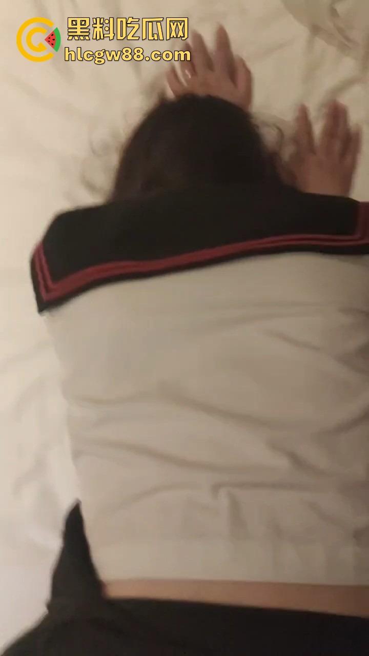 眉山白领小萝莉【王可欣】为前途甘愿献身,清纯皮下骚货制服诱惑勾领导,酒店嫩屄被干肿!-14