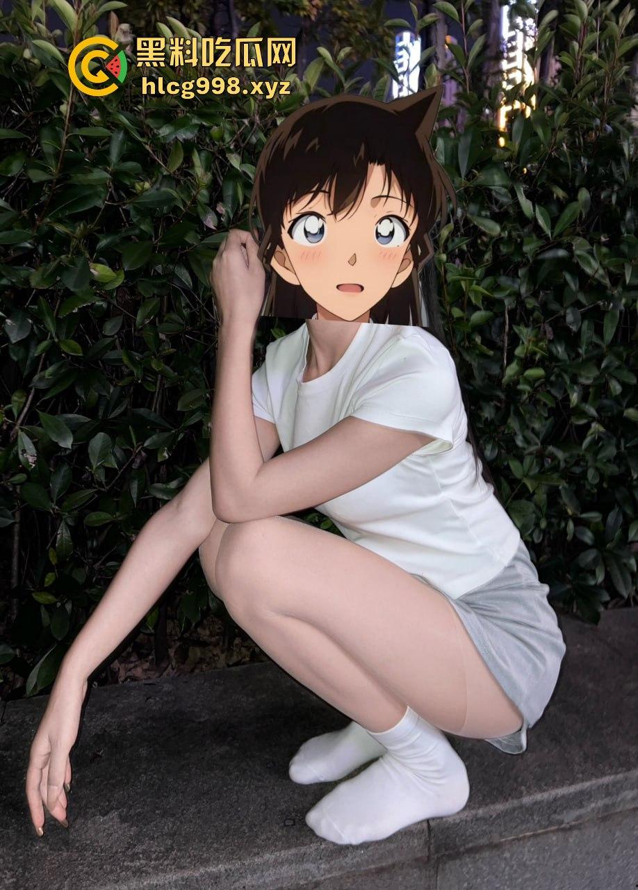 反差人妻【兔兔】推特翻车!优雅骚妻停车位拉进楼道,跪地扒裤九浅一深顶到底!-3