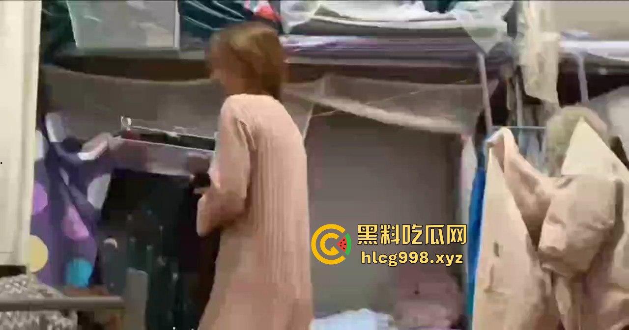 医学院男生强推护士女友！宿舍下铺激战，拉帘子被撕开继续干，女友哭喊没有套不行也没用！-1