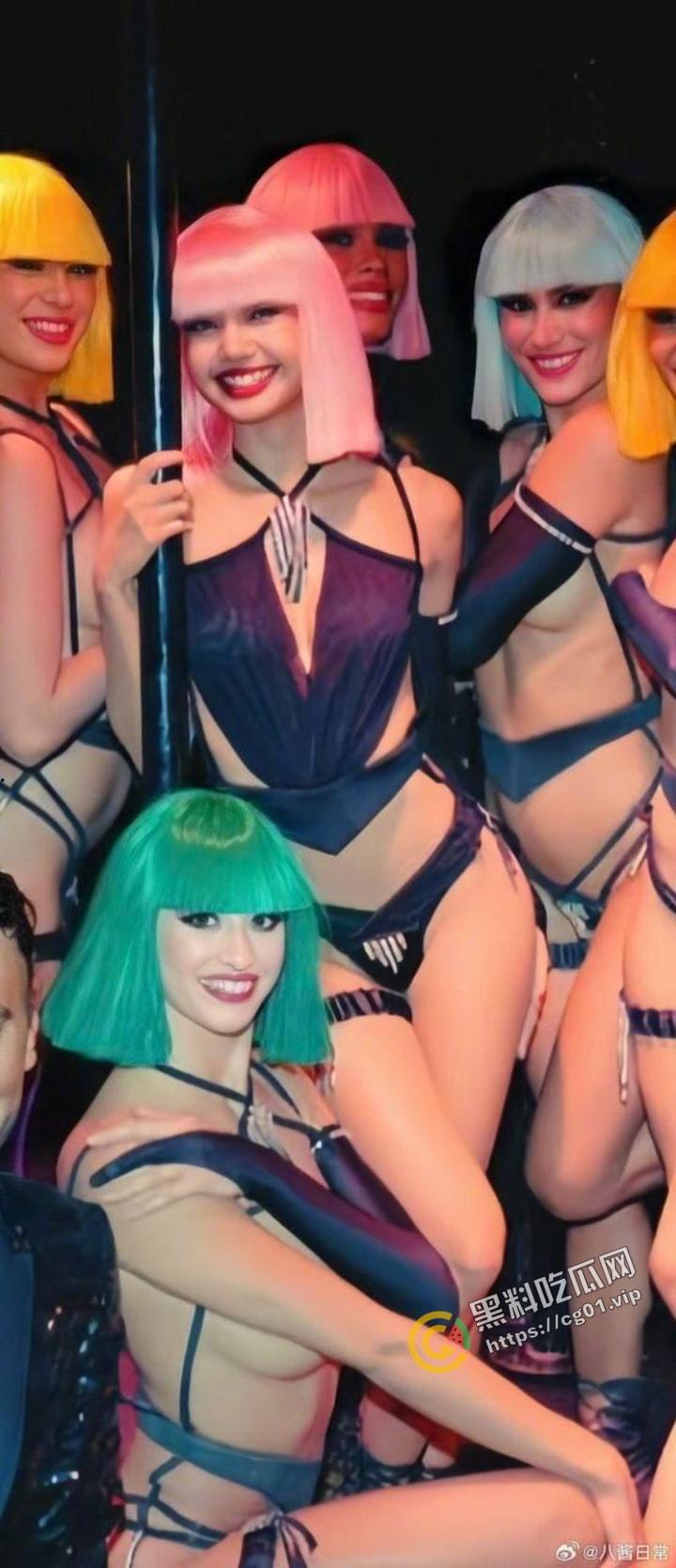 Lisa疯马秀首日现场反馈 脱的只剩内衣和丁字裤 为了取悦富豪疯狂卖弄风骚-6