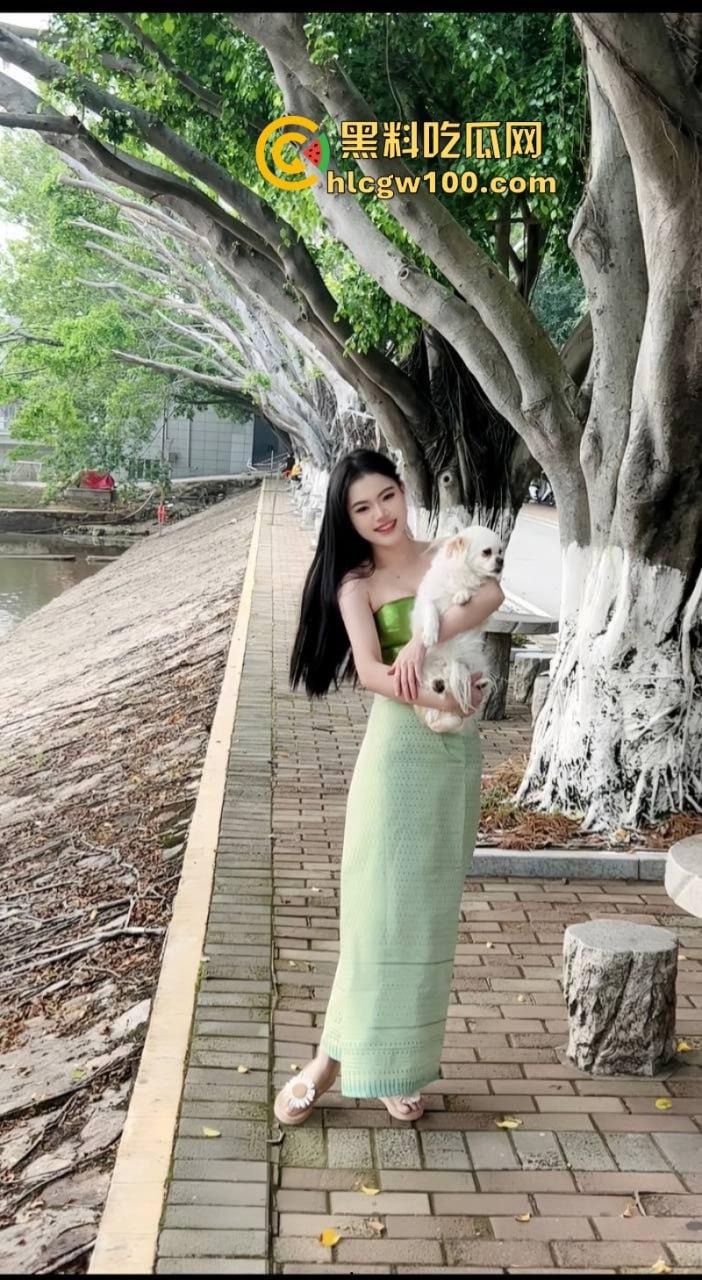 深圳外围女神【南山汤圆】穿衣是高不可攀的女神 脱衣是淫荡下贱母狗 这身材太完美了-9