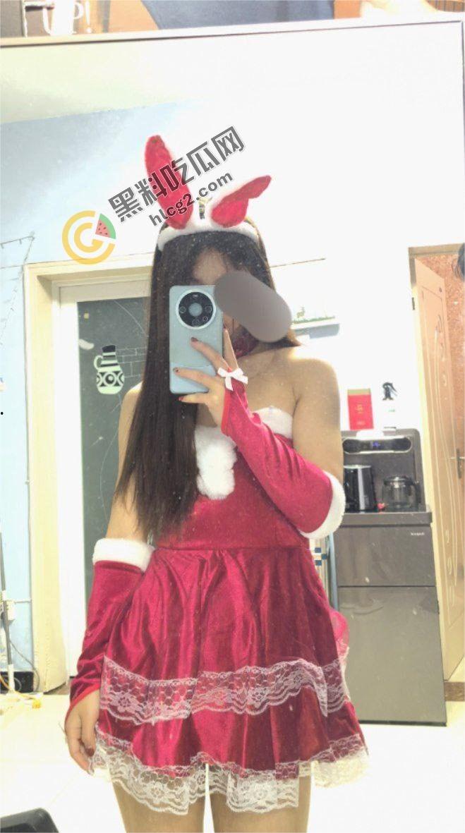 重庆高颜值美女「李欣」性爱自拍视频泄密，百度网盘重口味日常曝光-1