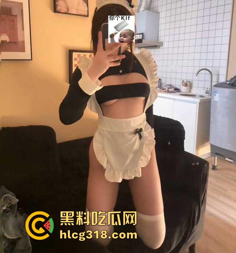 抖音擦边骚女【滢酱】 大尺度付费福利视频流出，巨乳透视蕾丝，揉胸扣穴极具诱惑，隔着屏幕都想要吃一口！-8