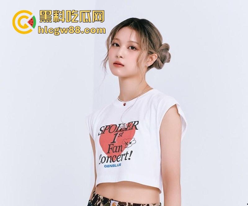 韩国kpop组合【幻蓝小熊】 媛媛 台中跨年走光露黑乳晕,粉丝偷拍起哄,财阀操嫩穴传闻爽爆网络-8