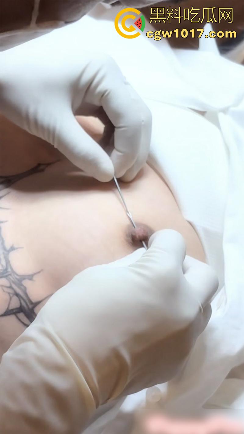 主人的新任务,反差黄毛精神小妹【puppy】,为讨好主人给奶头扎穿孔,安装乳钉撕心尖叫,玩的真野性啊!-5