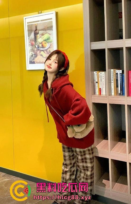 长沙前任『王馨熙』骚料投稿，湖南师大汉语言文学大二母狗，颜射口爆开后门贼紧，分手前偷操舍友被抓奸！-7