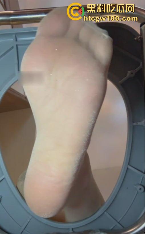 超高颜值少女夹子音 寸止羞辱系列 这个视角很稀奇被当成马桶一样羞辱辱骂喜欢这一口的不容错过！-13