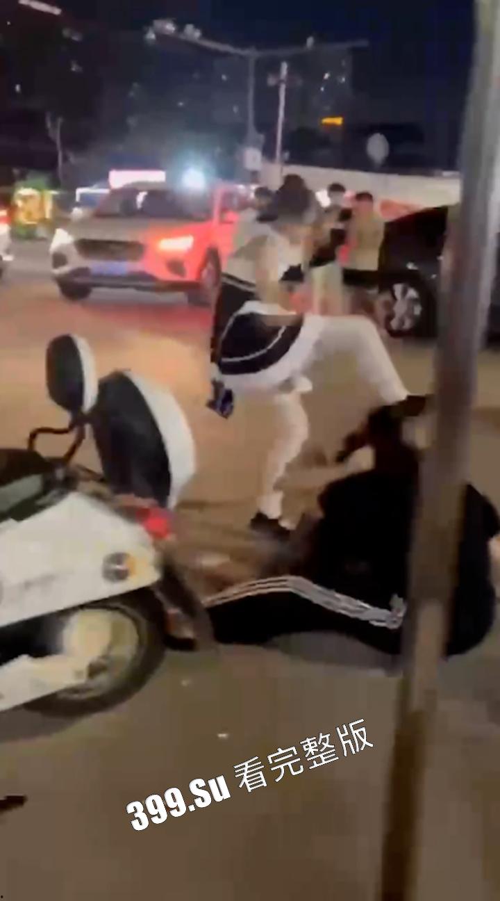 打架 互殴 解压 小仙女干架依旧生猛,打的对面直接爆装备(六)-6