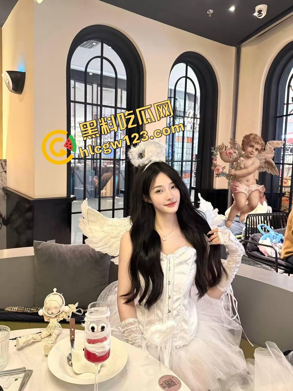 死去的回忆突然袭击你，走进黑料观察之女友竟是老炮网黄？人间沼泽片段曝光，懂的哥们评论区抠6！-3