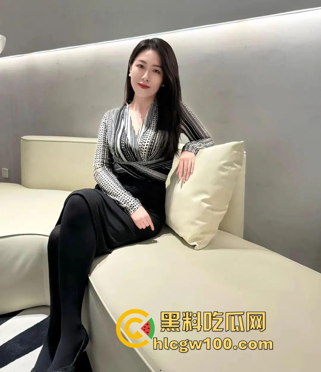 公园野战骚翻天，大姐饥渴难耐还想硬操，奈何大哥小弟弟趴着装死抢救无果，力不从心的尴尬看得人笑尿！-8