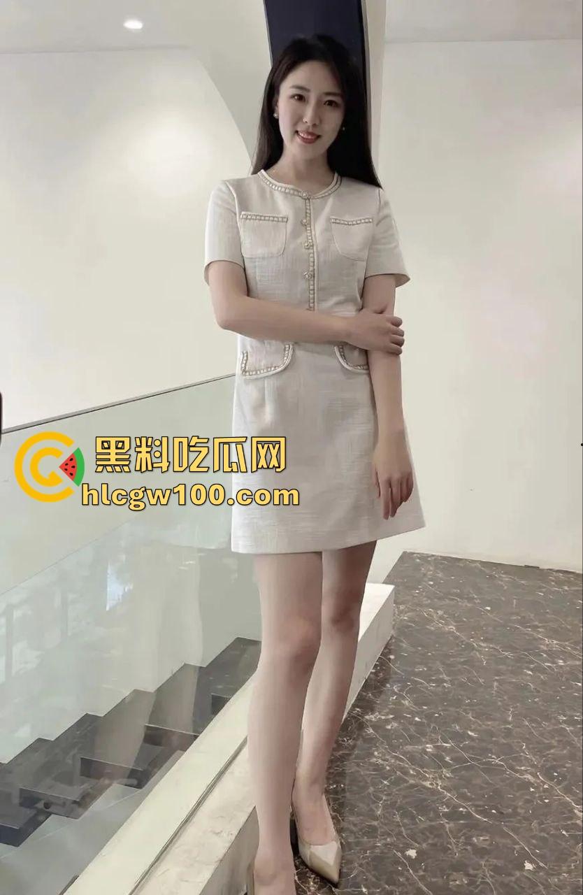 公园野战骚翻天，大姐饥渴难耐还想硬操，奈何大哥小弟弟趴着装死抢救无果，力不从心的尴尬看得人笑尿！-9