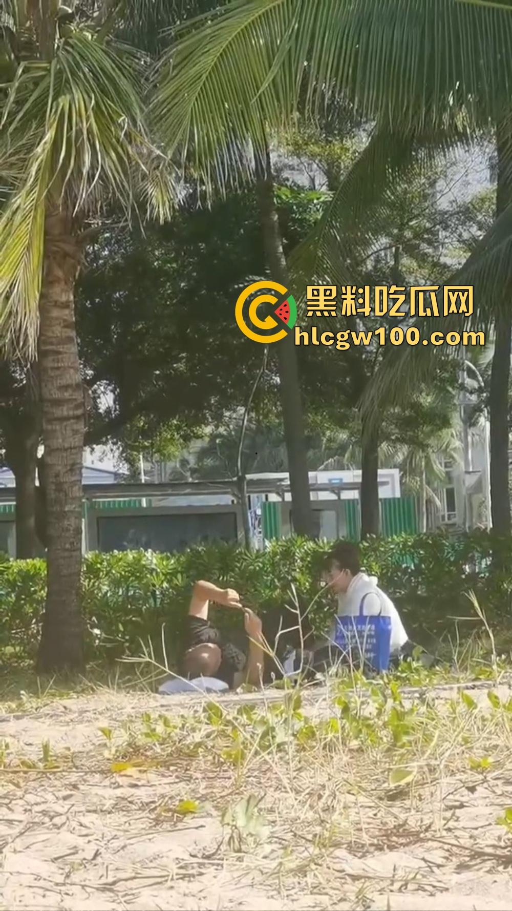 公园野战骚翻天，大姐饥渴难耐还想硬操，奈何大哥小弟弟趴着装死抢救无果，力不从心的尴尬看得人笑尿！-13