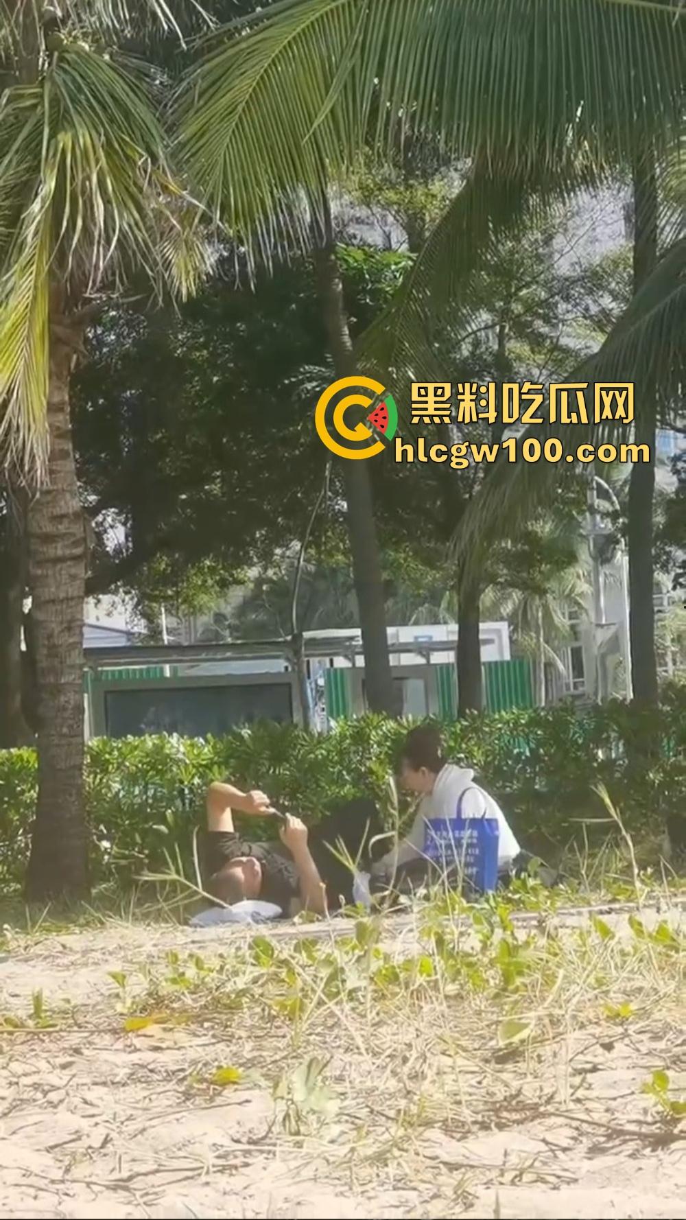 公园野战骚翻天，大姐饥渴难耐还想硬操，奈何大哥小弟弟趴着装死抢救无果，力不从心的尴尬看得人笑尿！-14