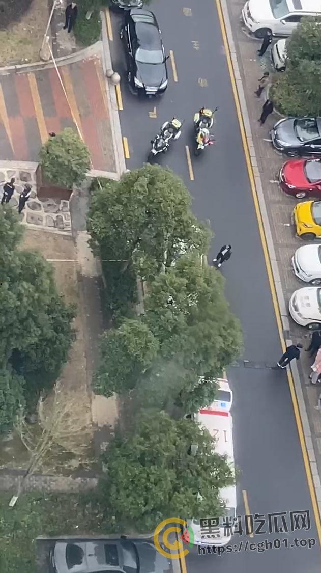 宜兴男女天台打炮后入狂怼 把女方顶下去摔死了？这下真的是高潮到升天了！-3