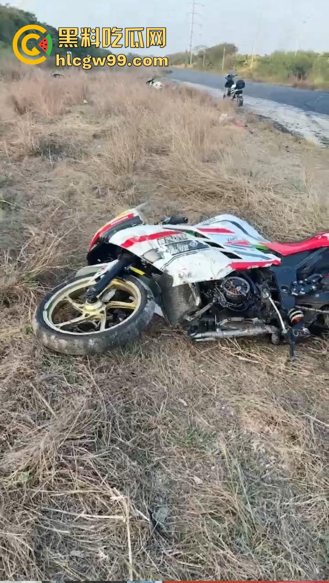 东莞英姿飒爽女骑士上演逆行惨剧，赛道飙车被撞飞数米， 当场休克被抬走！-6