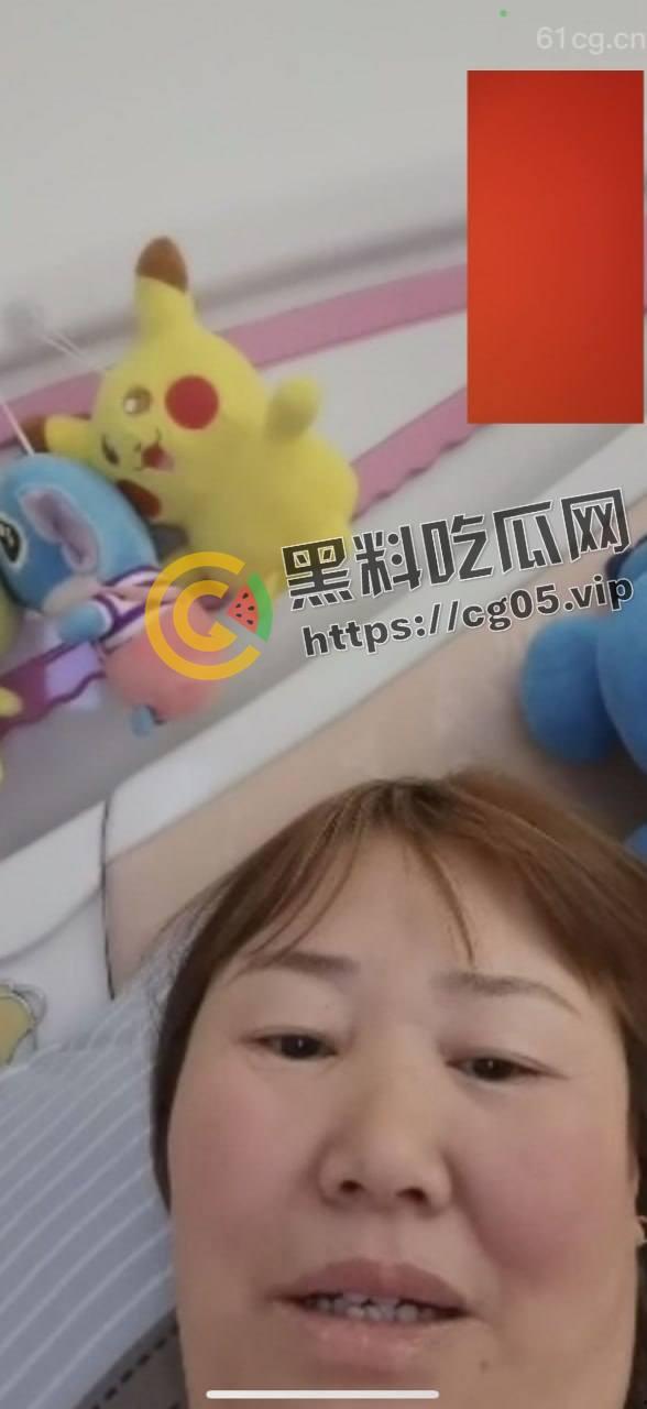 十块钱的网聊骚鸡 结果是个大妈 我就说便宜没好货 直接给小伙吓萎了-6