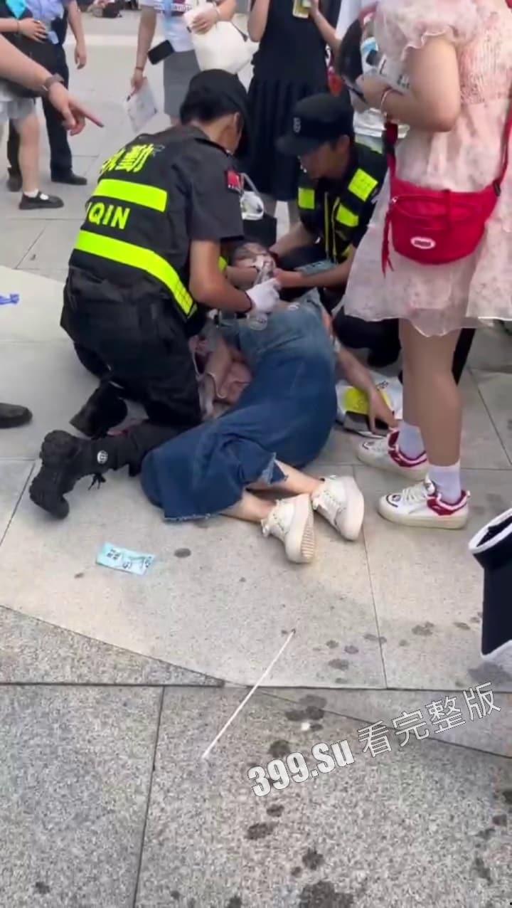 TFBOYS十周年演唱会女粉图鉴 并向抗洪一线的人民子弟兵致敬!-13