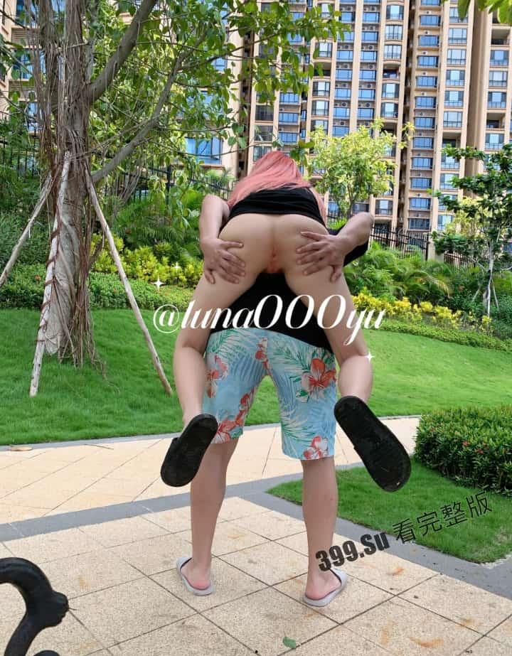 露脸天花板级别 魔鬼身材露出艺术家 推特福利姬#娜娜 闹区饭店街边挑战各种人前露出 无内游走地铁街头 公众场合玩跳蛋 强的离谱!-8