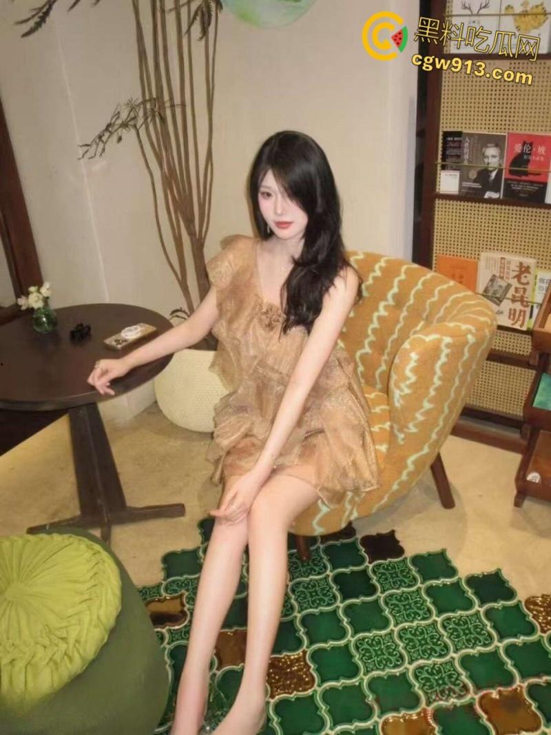 吉林工商学院【王馨岚】,清纯校花跟男友自拍流出,反差母狗口技娴熟,忠爱口爆吞精,停都停不下来!-1